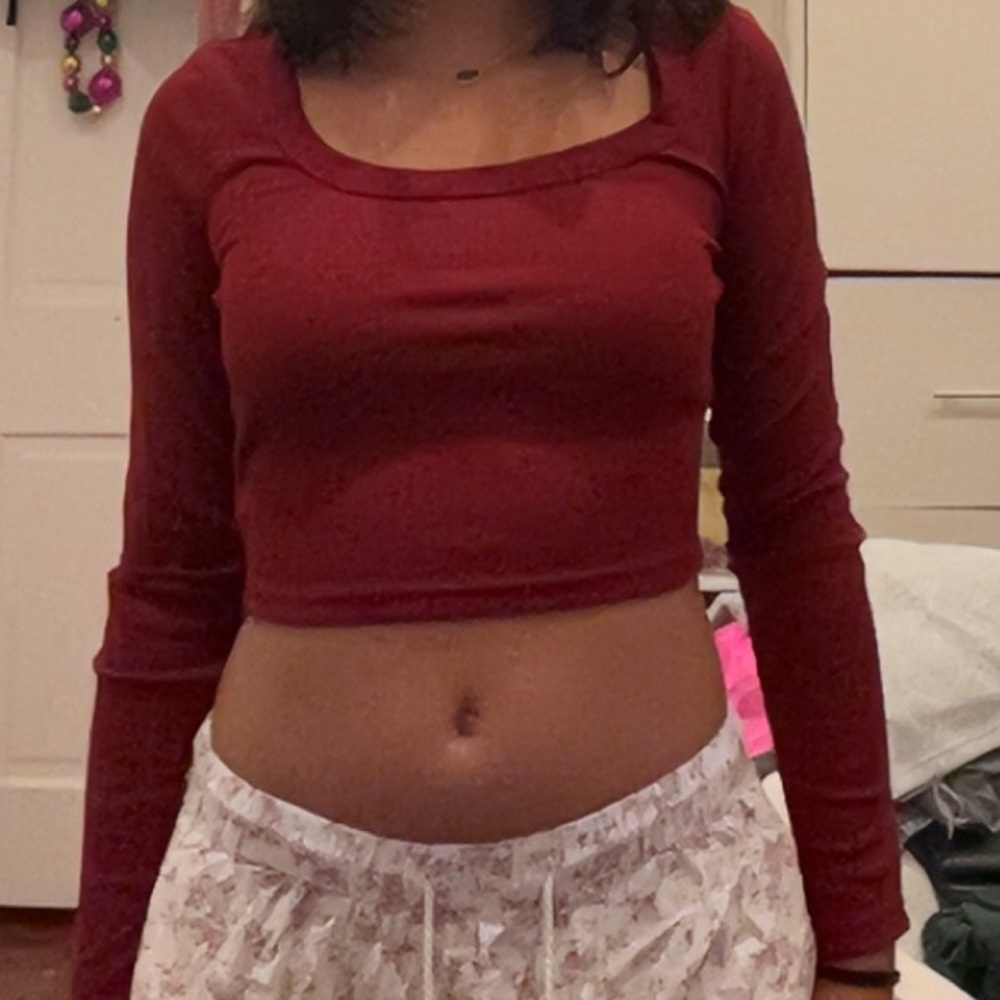 SHEIN Burgundy Long Sleeve Crop Top